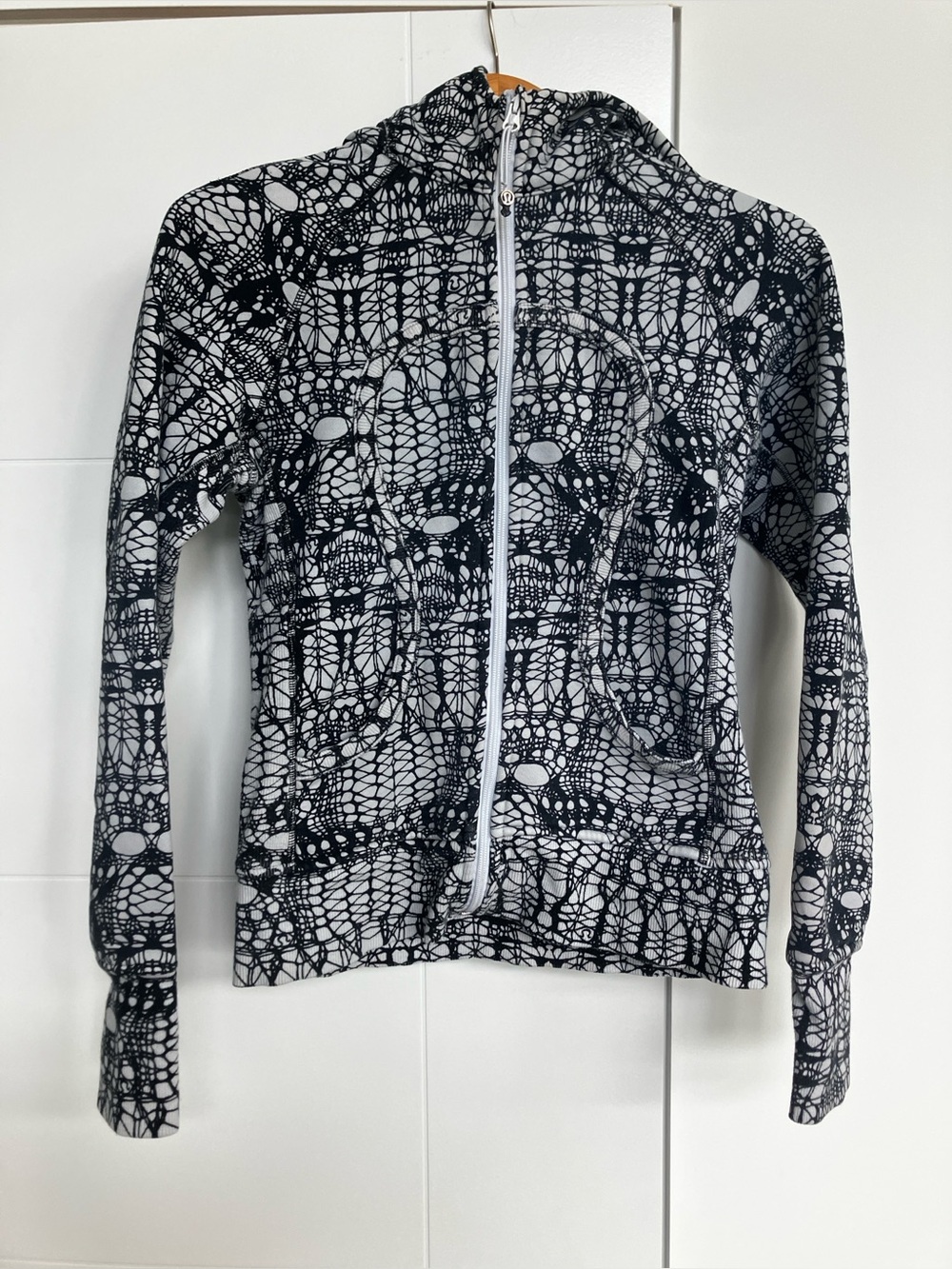 Women’s Lululemon Scuba Hoodie White Black Glacier Lace